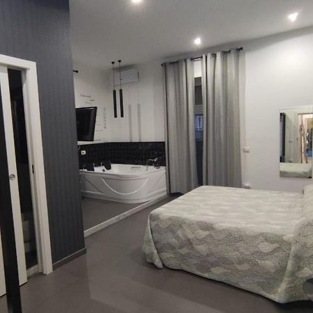 Lombardi Luxury Home Napoli Eksteriør billede